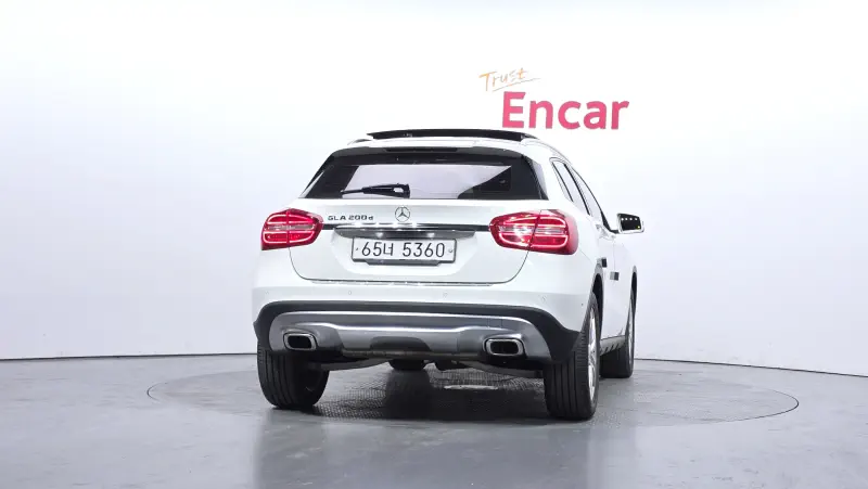 Mercedes-Benz GLA-Class