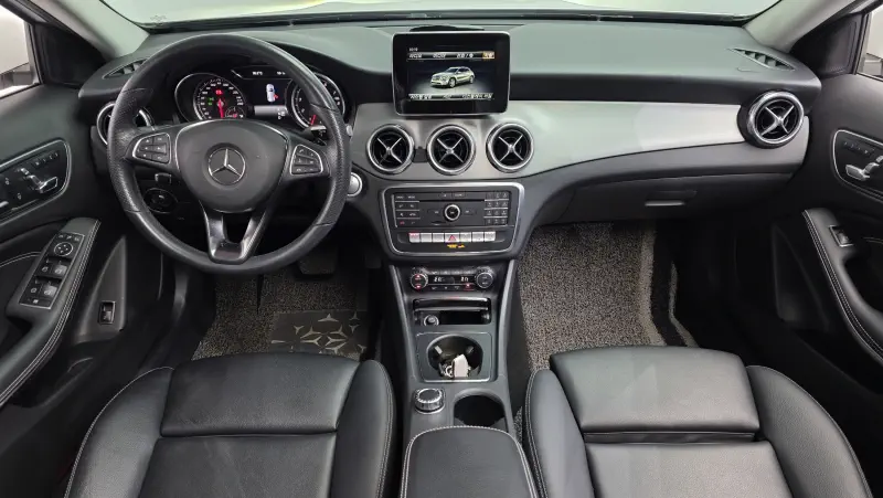 Mercedes-Benz GLA-Class