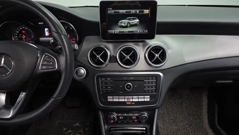 Mercedes-Benz GLA-Class