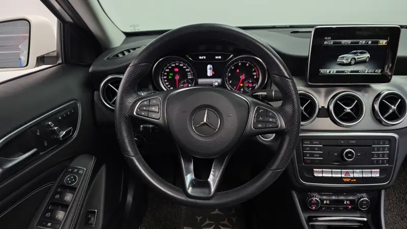 Mercedes-Benz GLA-Class