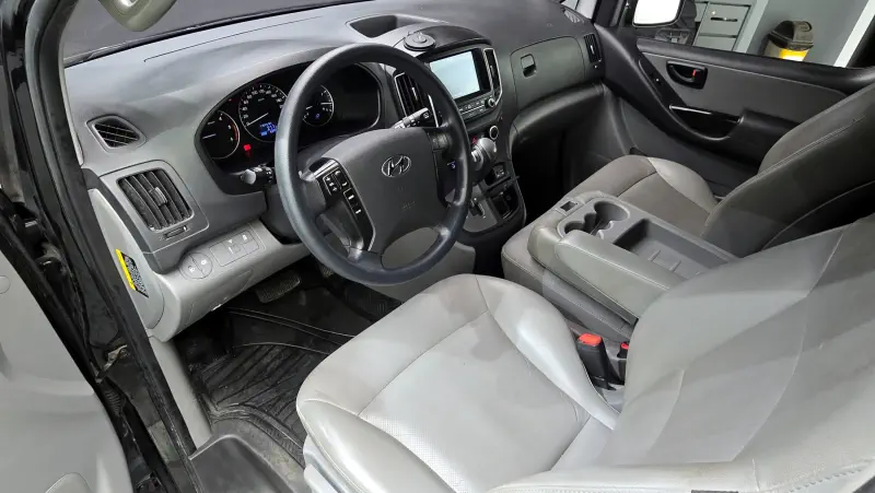 Hyundai Grand Starex