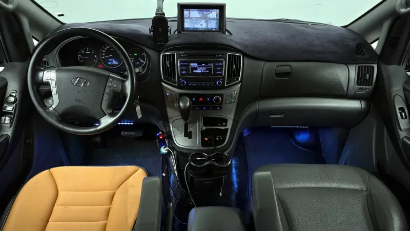 Hyundai Grand Starex