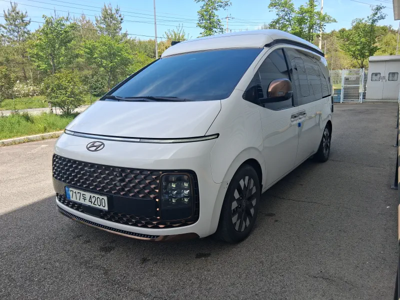 Hyundai Staria
