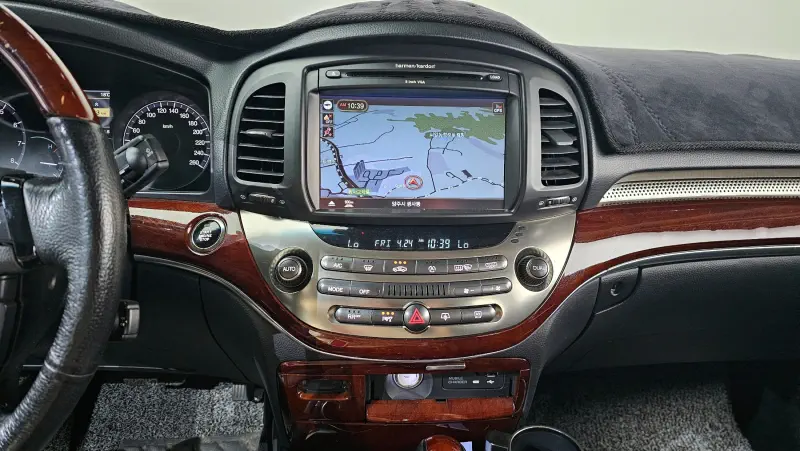 SsangYong Chairman W