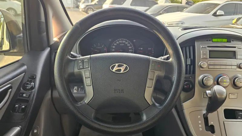 Hyundai Grand Starex