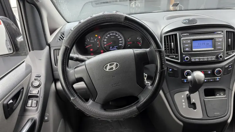 Hyundai Grand Starex