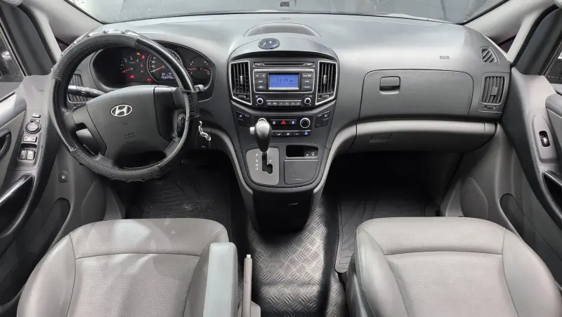 Hyundai Grand Starex