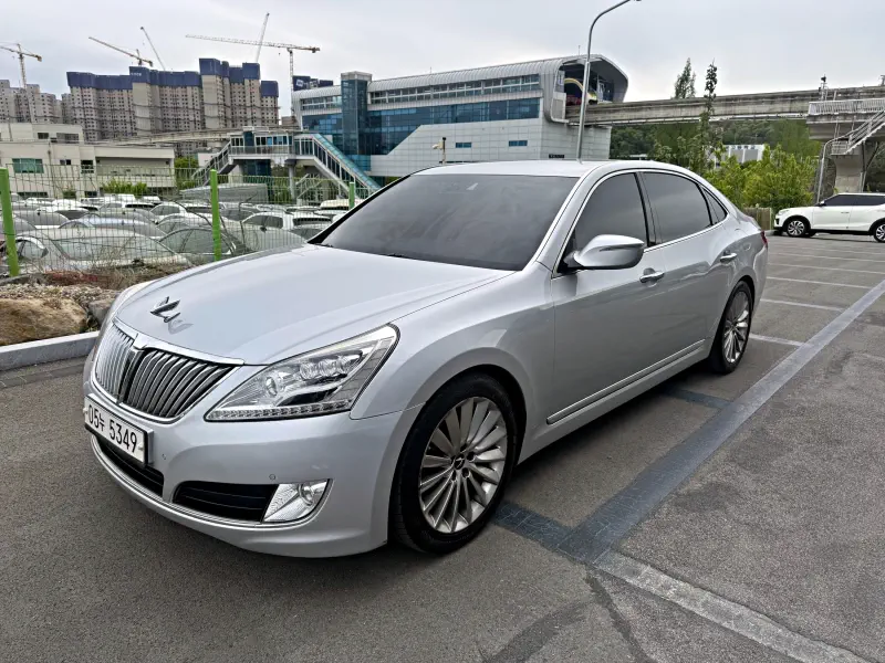 Hyundai Equus