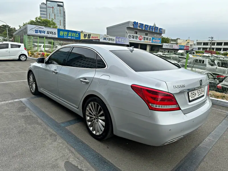 Hyundai Equus