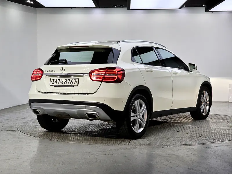 Mercedes-Benz GLA-Class