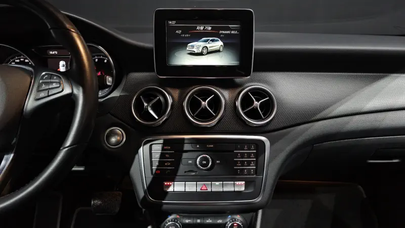 Mercedes-Benz GLA-Class