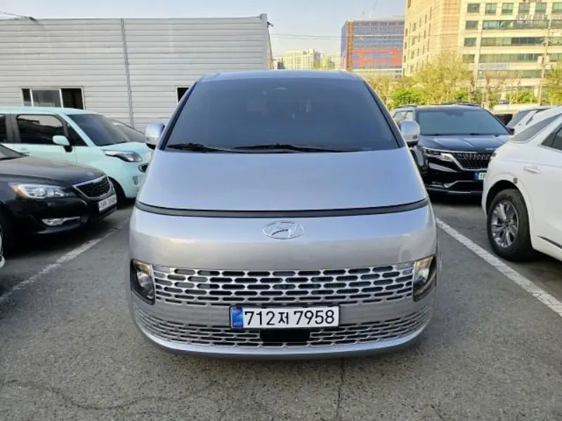Hyundai Staria