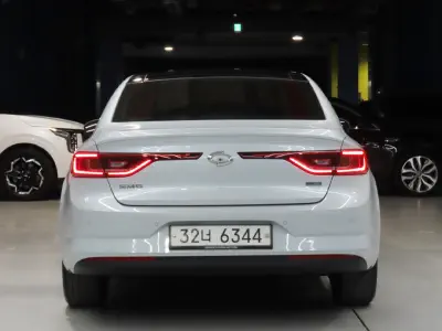 Renault SM6