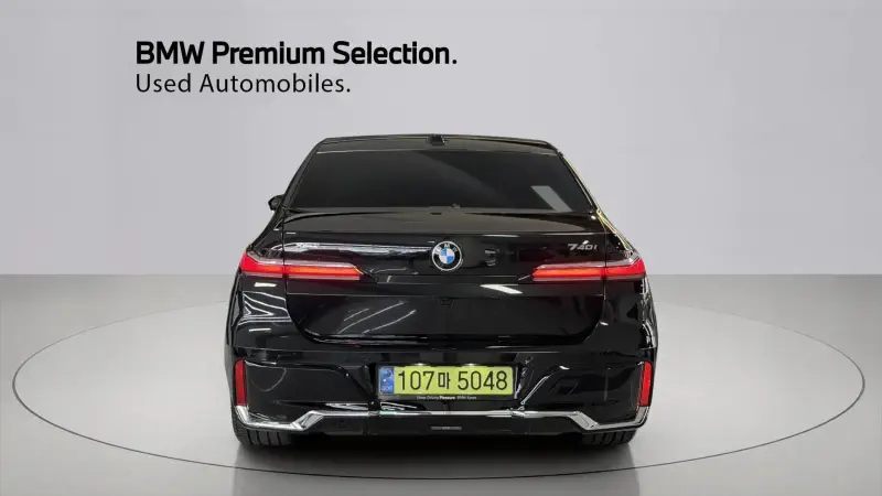 BMW 7-Series