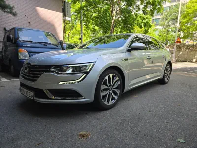 Renault SM6