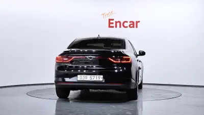 Renault SM6