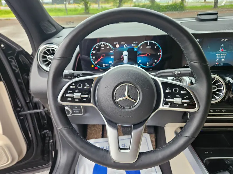 Mercedes-Benz GLB-Class