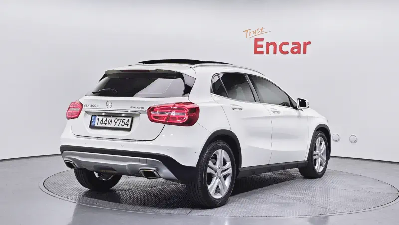 Mercedes-Benz GLA-Class