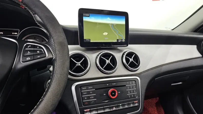 Mercedes-Benz GLA-Class