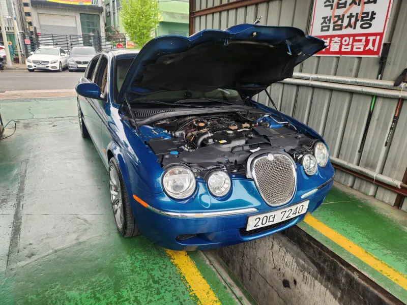 Jaguar S-Type