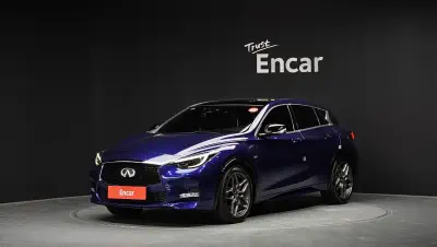 Infiniti Q30