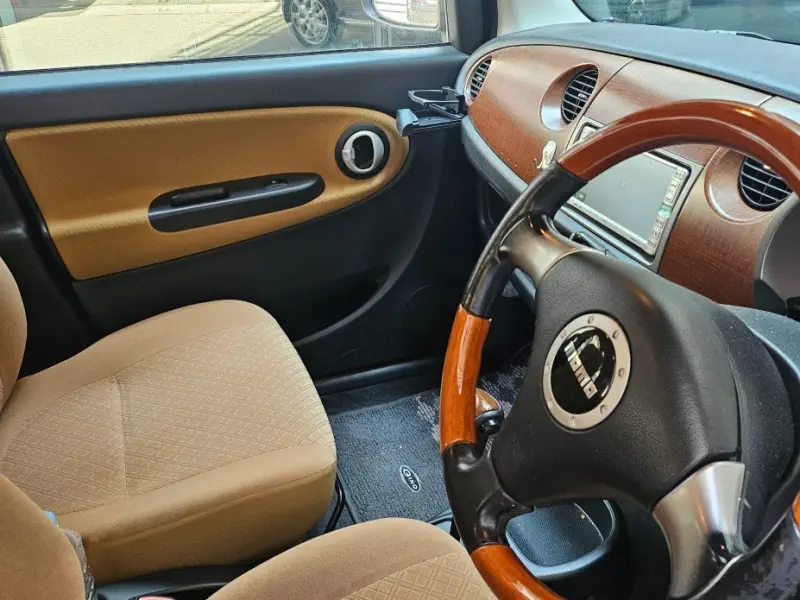 Daihatsu Mira Gino
