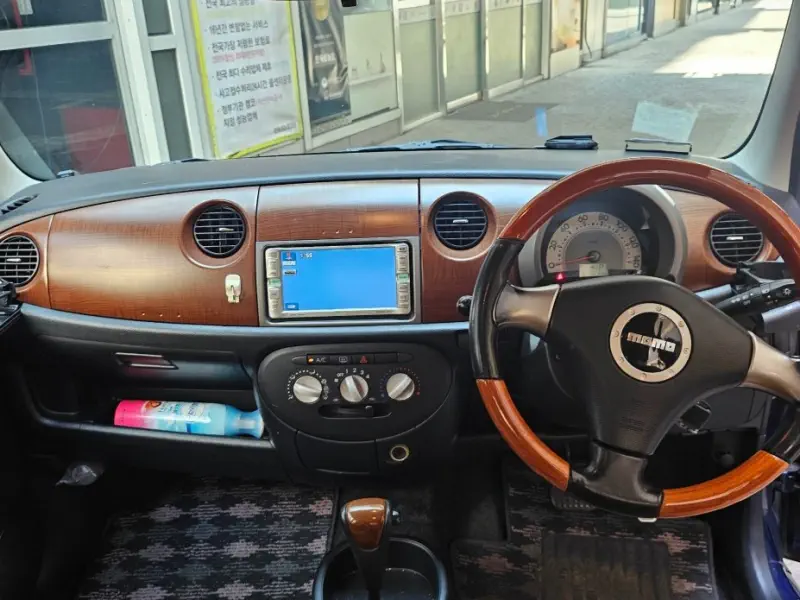Daihatsu Mira Gino