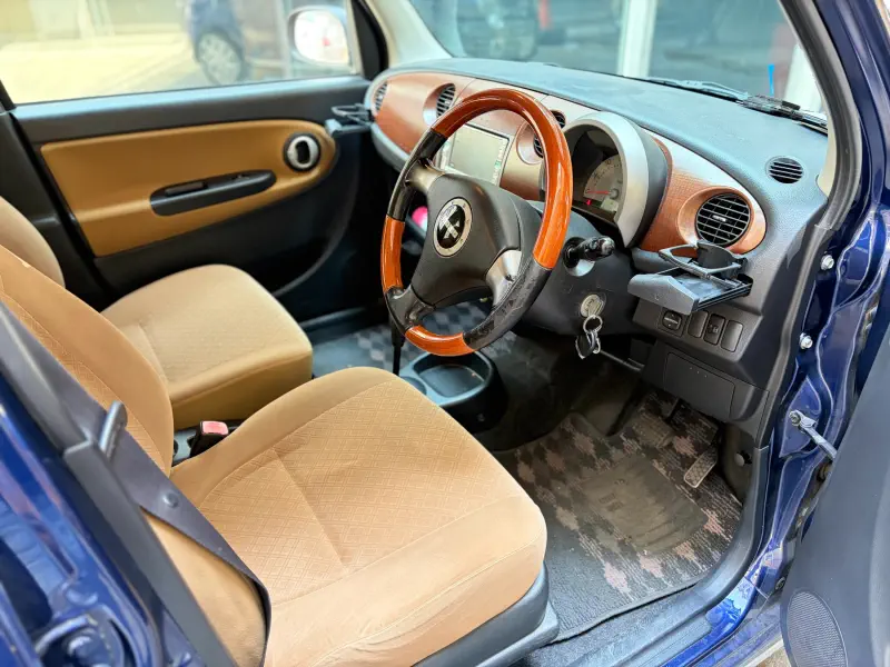 Daihatsu Mira Gino