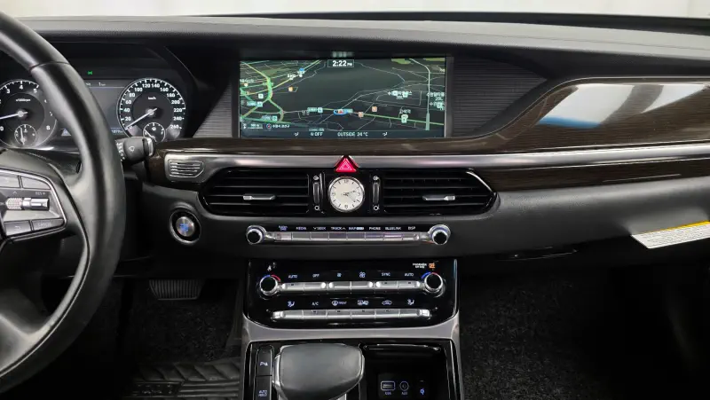 Genesis EQ900