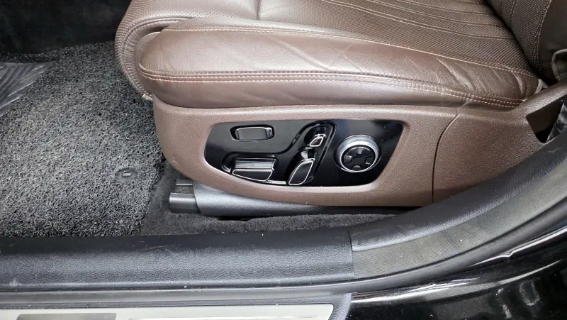 Genesis EQ900