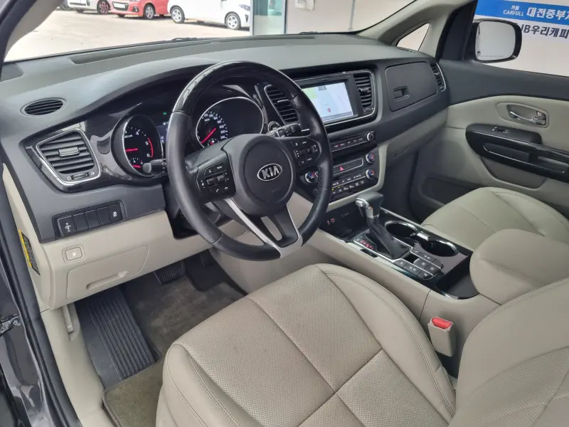 Kia Carnival