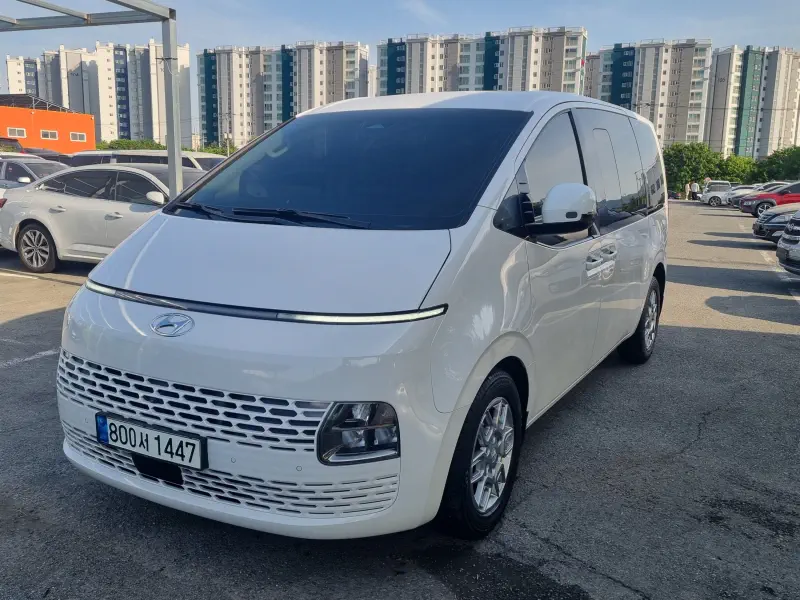 Hyundai Staria