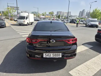 Renault SM6