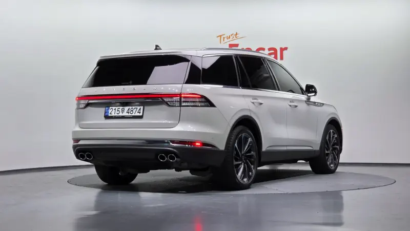 Lincoln Aviator