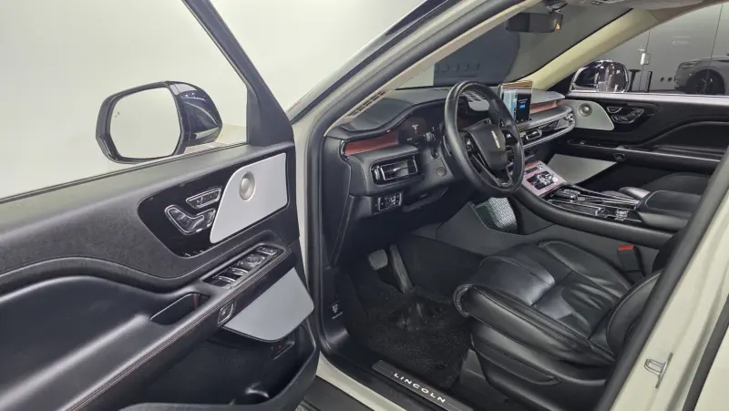 Lincoln Aviator