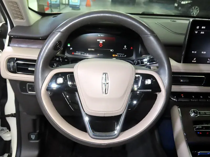 Lincoln Aviator