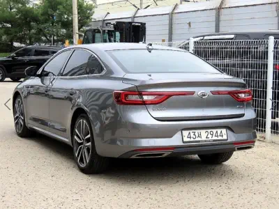 Renault SM6