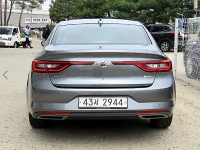 Renault SM6