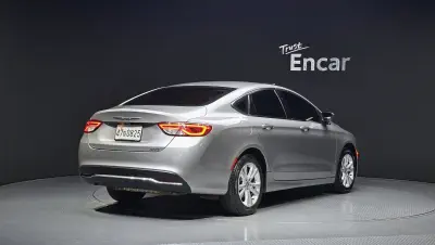 Chrysler 200