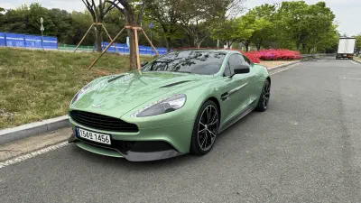 Aston Martin Vanquish