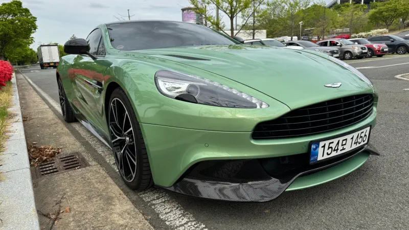Aston Martin Vanquish
