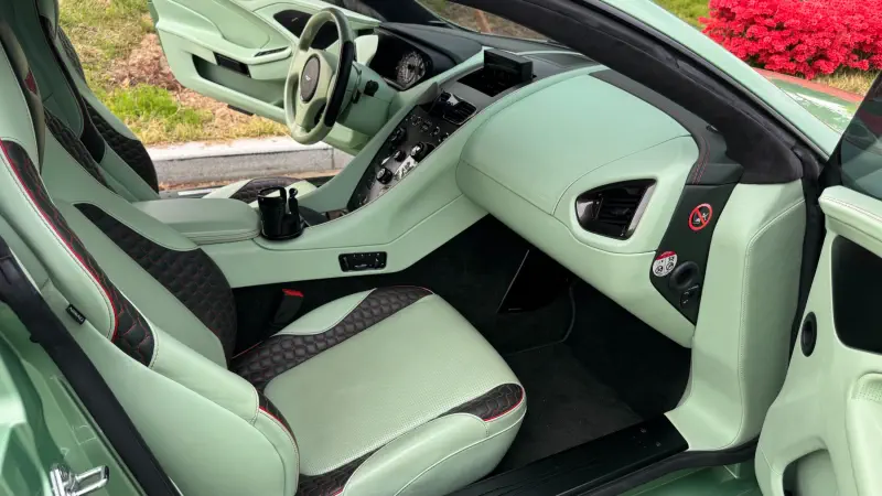 Aston Martin Vanquish