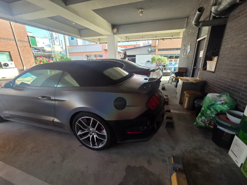 Ford MUSTANG