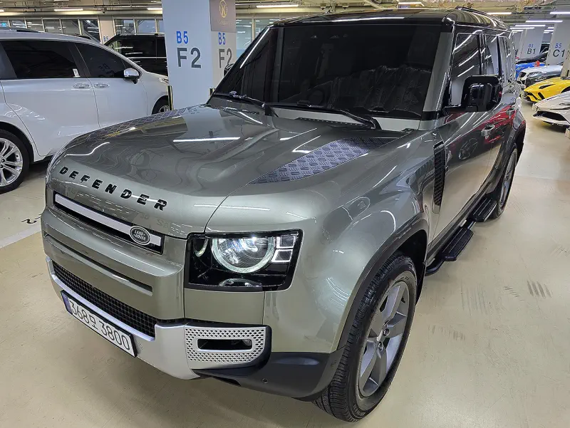 Land Rover Defender
