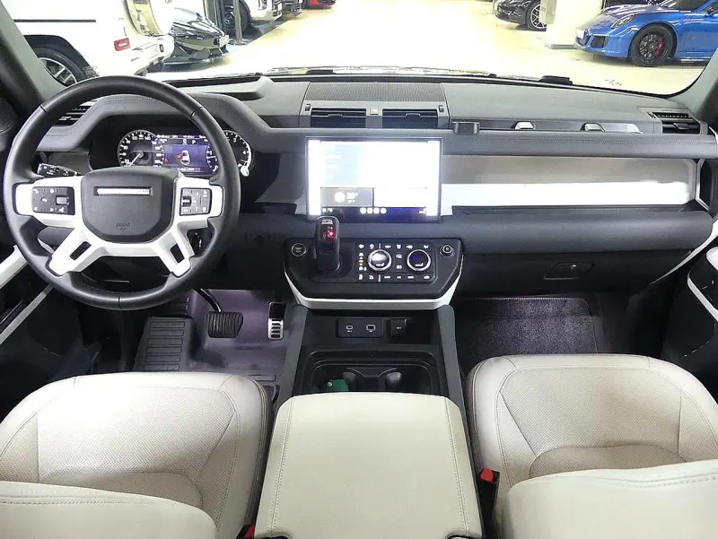 Land Rover Defender
