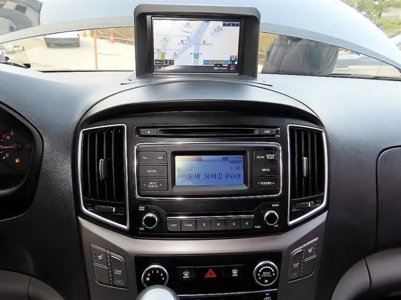 Hyundai Grand Starex