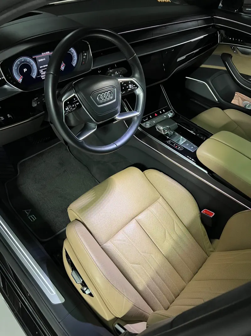 Audi A8