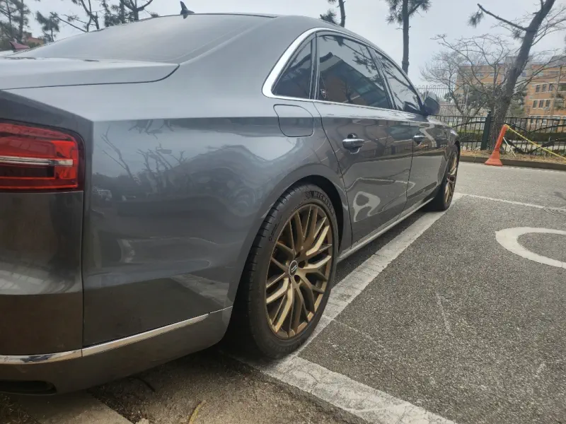 Audi A8