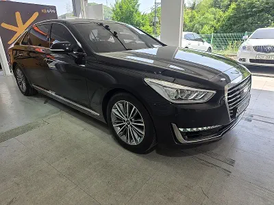 Genesis EQ900