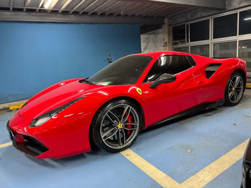 Ferrari 488